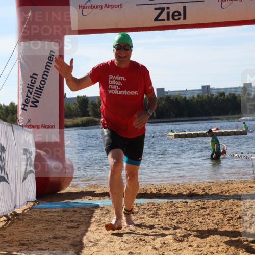 07.09.2025 - 19. Norderstedt Triathlon Luisa Fischer http://msf.ph/oto/8752807 07.09.2025 11:24:49 Schwimmen 830 meine-sportfotos.de