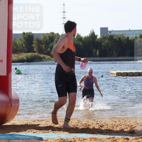 07.09.2025 - 19. Norderstedt Triathlon Luisa Fischer http://msf.ph/oto/8752888 07.09.2025 11:26:11 Schwimmen 162, 163 meine-sportfotos.de