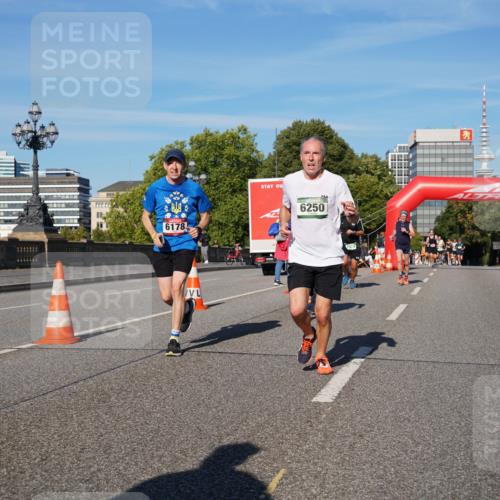 07.09.2025 - BARMER Alsterlauf Yannick Fuchs http://msf.ph/oto/8752904 07.09.2025 09:36:37 Laufen 6178, 6250 meine-sportfotos.de