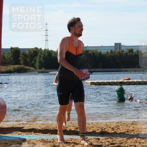 07.09.2025 - 19. Norderstedt Triathlon Luisa Fischer http://msf.ph/oto/8752916 07.09.2025 11:26:14 Schwimmen 162, 163 meine-sportfotos.de