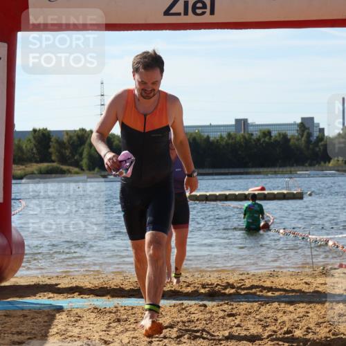07.09.2025 - 19. Norderstedt Triathlon Luisa Fischer http://msf.ph/oto/8752931 07.09.2025 11:26:15 Schwimmen 162, 163 meine-sportfotos.de