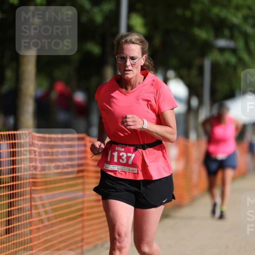 07.09.2025 - 19. Norderstedt Triathlon Michael Strokosch http://msf.ph/oto/8752933 07.09.2025 10:37:10 Laufen 1137 meine-sportfotos.de