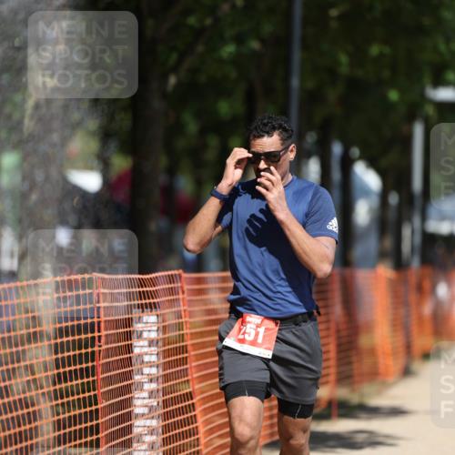 07.09.2025 - 19. Norderstedt Triathlon Michael Strokosch http://msf.ph/oto/8752958 07.09.2025 12:46:50 Laufen 251 meine-sportfotos.de