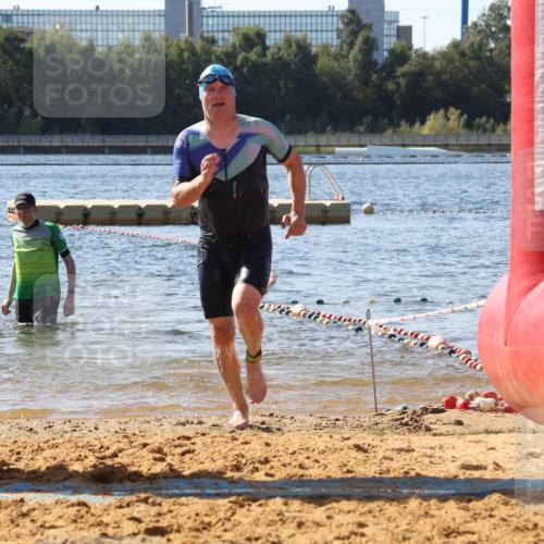 07.09.2025 - 19. Norderstedt Triathlon Luisa Fischer http://msf.ph/oto/8753022 07.09.2025 11:27:19 Schwimmen 170 meine-sportfotos.de