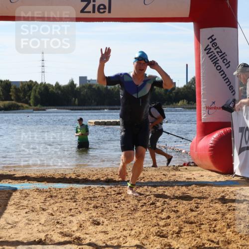 07.09.2025 - 19. Norderstedt Triathlon Luisa Fischer http://msf.ph/oto/8753055 07.09.2025 11:27:22 Schwimmen 170 meine-sportfotos.de