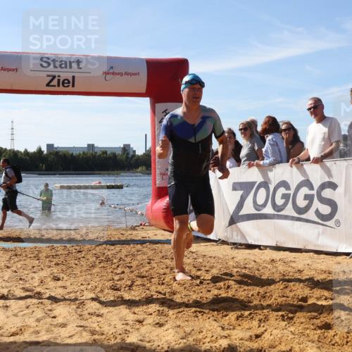 07.09.2025 - 19. Norderstedt Triathlon Luisa Fischer http://msf.ph/oto/8753070 07.09.2025 11:27:23 Schwimmen 170 meine-sportfotos.de