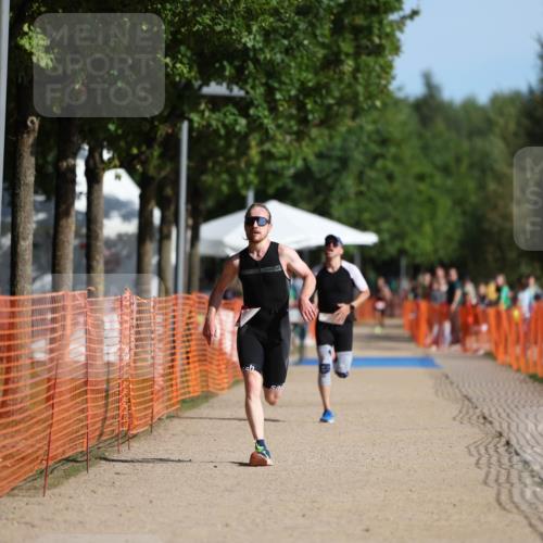07.09.2025 - 19. Norderstedt Triathlon Michael Strokosch http://msf.ph/oto/8753161 07.09.2025 10:38:22 Laufen 1138, 1147 meine-sportfotos.de