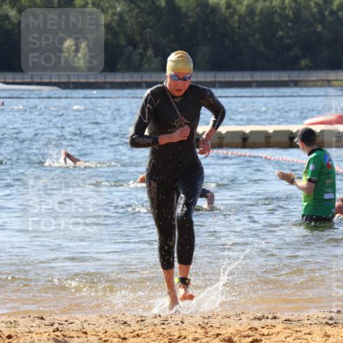 07.09.2025 - 19. Norderstedt Triathlon Luisa Fischer http://msf.ph/oto/8753172 07.09.2025 11:39:15 Schwimmen 168 meine-sportfotos.de