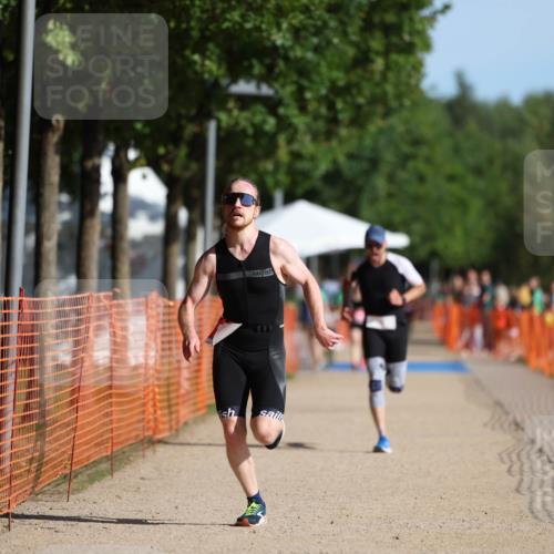 07.09.2025 - 19. Norderstedt Triathlon Michael Strokosch http://msf.ph/oto/8753212 07.09.2025 10:38:23 Laufen 1138, 1147 meine-sportfotos.de