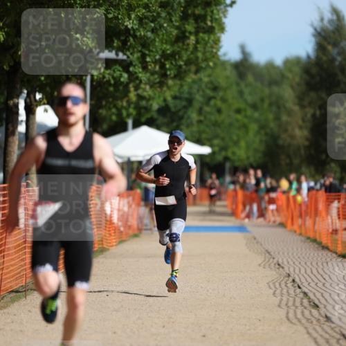 07.09.2025 - 19. Norderstedt Triathlon Michael Strokosch http://msf.ph/oto/8753218 07.09.2025 10:38:24 Laufen 1138, 1147 meine-sportfotos.de