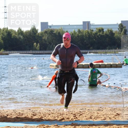 07.09.2025 - 19. Norderstedt Triathlon Luisa Fischer http://msf.ph/oto/8753258 07.09.2025 11:39:26 Schwimmen 168, 1346 meine-sportfotos.de
