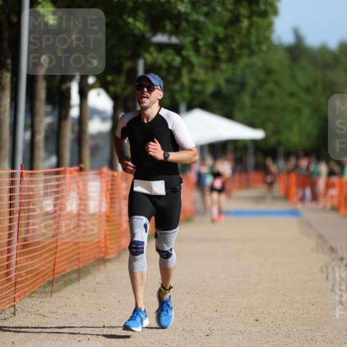 07.09.2025 - 19. Norderstedt Triathlon Michael Strokosch http://msf.ph/oto/8753280 07.09.2025 10:38:27 Laufen 1138, 1147 meine-sportfotos.de