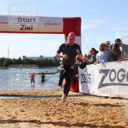 07.09.2025 - 19. Norderstedt Triathlon Luisa Fischer http://msf.ph/oto/8753310 07.09.2025 11:39:29 Schwimmen 1233, 1346 meine-sportfotos.de