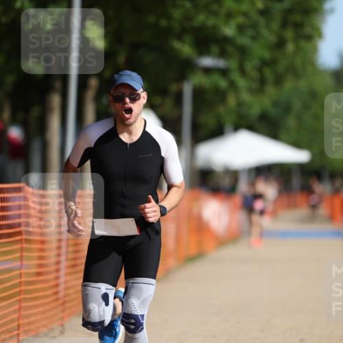07.09.2025 - 19. Norderstedt Triathlon Michael Strokosch http://msf.ph/oto/8753317 07.09.2025 10:38:28 Laufen 1138, 1147 meine-sportfotos.de