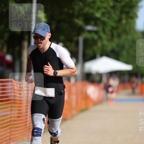 07.09.2025 - 19. Norderstedt Triathlon Michael Strokosch http://msf.ph/oto/8753321 07.09.2025 10:38:28 Laufen 1138, 1147 meine-sportfotos.de