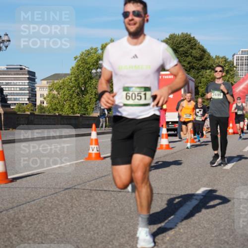 07.09.2025 - BARMER Alsterlauf Yannick Fuchs http://msf.ph/oto/8753353 07.09.2025 09:36:52 Laufen 6051, 4849, 2699 meine-sportfotos.de