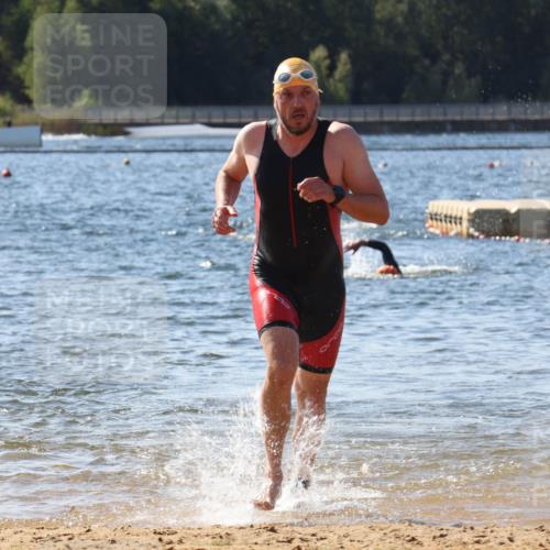 07.09.2025 - 19. Norderstedt Triathlon Luisa Fischer http://msf.ph/oto/8753387 07.09.2025 11:39:43 Schwimmen 802, 1233 meine-sportfotos.de