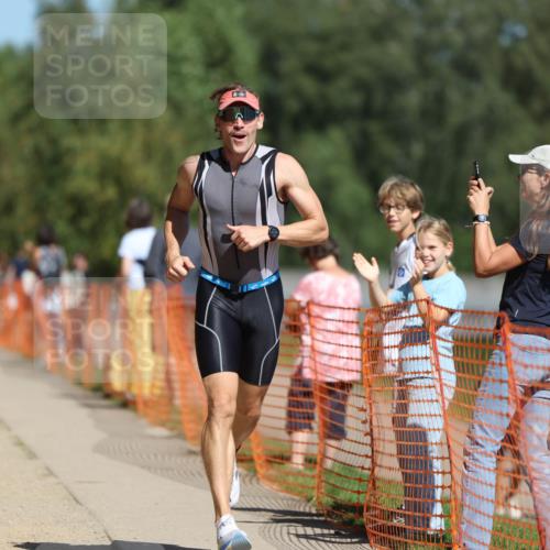 07.09.2025 - 19. Norderstedt Triathlon Michael Strokosch http://msf.ph/oto/8753414 07.09.2025 12:47:23 Laufen 151, 227, 713 meine-sportfotos.de
