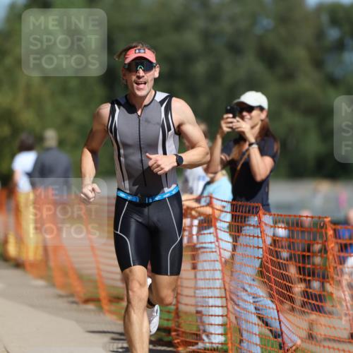 07.09.2025 - 19. Norderstedt Triathlon Michael Strokosch http://msf.ph/oto/8753443 07.09.2025 12:47:24 Laufen 151, 227 meine-sportfotos.de