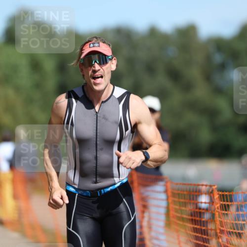 07.09.2025 - 19. Norderstedt Triathlon Michael Strokosch http://msf.ph/oto/8753480 07.09.2025 12:47:25 Laufen 151, 227 meine-sportfotos.de