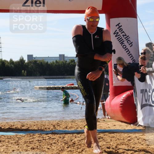 07.09.2025 - 19. Norderstedt Triathlon Luisa Fischer http://msf.ph/oto/8753485 07.09.2025 11:40:17 Schwimmen 1272 meine-sportfotos.de
