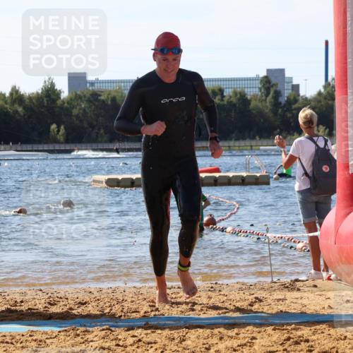 07.09.2025 - 19. Norderstedt Triathlon Luisa Fischer http://msf.ph/oto/8753550 07.09.2025 11:40:33 Schwimmen 226, 824 meine-sportfotos.de