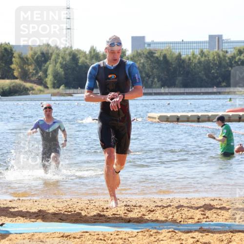 07.09.2025 - 19. Norderstedt Triathlon Luisa Fischer http://msf.ph/oto/8753588 07.09.2025 11:40:48 Schwimmen 215, 741 meine-sportfotos.de