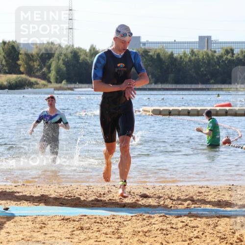 07.09.2025 - 19. Norderstedt Triathlon Luisa Fischer http://msf.ph/oto/8753590 07.09.2025 11:40:48 Schwimmen 215, 741 meine-sportfotos.de