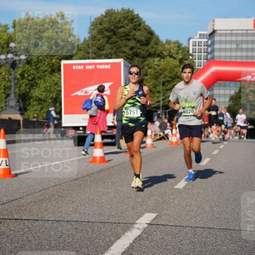 07.09.2025 - BARMER Alsterlauf Yannick Fuchs http://msf.ph/oto/8753597 07.09.2025 09:36:57 Laufen 5751, 6020 meine-sportfotos.de