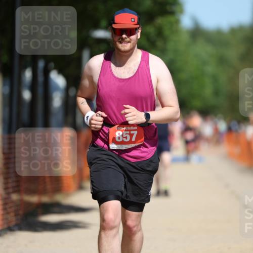 07.09.2025 - 19. Norderstedt Triathlon Michael Strokosch http://msf.ph/oto/8753607 07.09.2025 12:47:42 Laufen 857 meine-sportfotos.de
