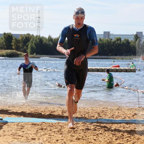 07.09.2025 - 19. Norderstedt Triathlon Luisa Fischer http://msf.ph/oto/8753613 07.09.2025 11:40:49 Schwimmen 215, 741 meine-sportfotos.de
