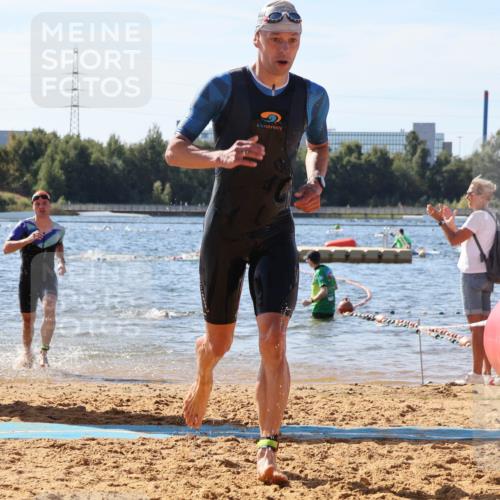 07.09.2025 - 19. Norderstedt Triathlon Luisa Fischer http://msf.ph/oto/8753616 07.09.2025 11:40:49 Schwimmen 215, 741 meine-sportfotos.de