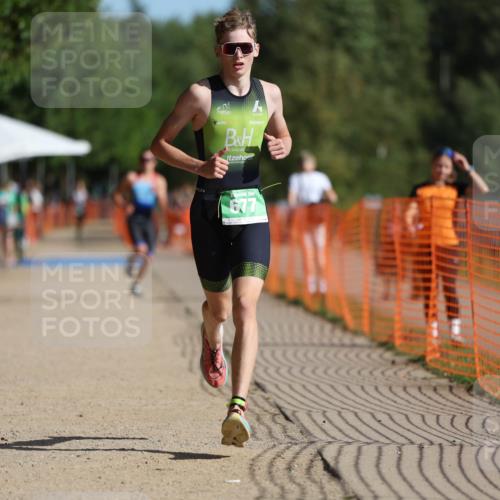 07.09.2025 - 19. Norderstedt Triathlon Michael Strokosch http://msf.ph/oto/8753633 07.09.2025 10:39:35 Laufen 654, 677 meine-sportfotos.de