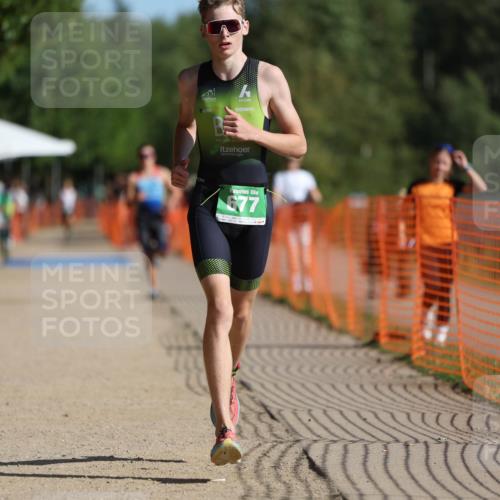 07.09.2025 - 19. Norderstedt Triathlon Michael Strokosch http://msf.ph/oto/8753638 07.09.2025 10:39:35 Laufen 654, 677 meine-sportfotos.de