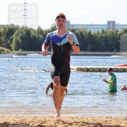 07.09.2025 - 19. Norderstedt Triathlon Luisa Fischer http://msf.ph/oto/8753640 07.09.2025 11:40:52 Schwimmen 215, 741 meine-sportfotos.de