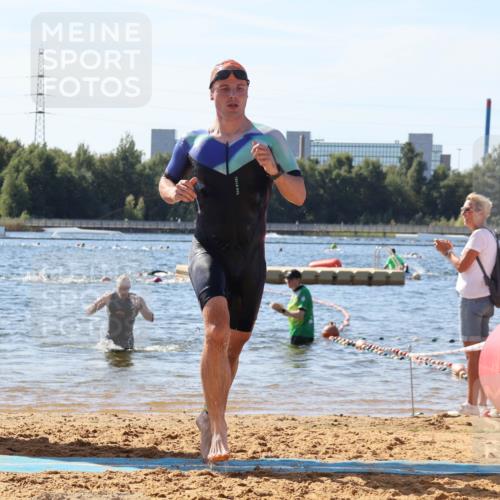 07.09.2025 - 19. Norderstedt Triathlon Luisa Fischer http://msf.ph/oto/8753646 07.09.2025 11:40:52 Schwimmen 215, 741 meine-sportfotos.de