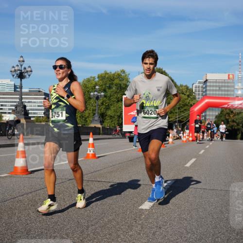 07.09.2025 - BARMER Alsterlauf Yannick Fuchs http://msf.ph/oto/8753652 07.09.2025 09:36:59 Laufen 5751, 10, 6020 meine-sportfotos.de
