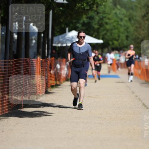 07.09.2025 - 19. Norderstedt Triathlon Michael Strokosch http://msf.ph/oto/8753662 07.09.2025 12:47:46 Laufen 210, 857 meine-sportfotos.de