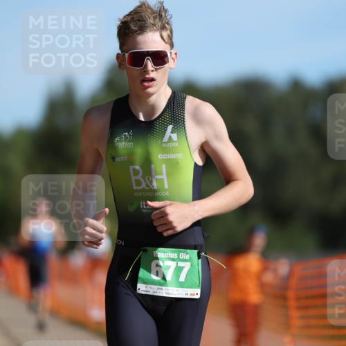07.09.2025 - 19. Norderstedt Triathlon Michael Strokosch http://msf.ph/oto/8753672 07.09.2025 10:39:37 Laufen 654, 677 meine-sportfotos.de