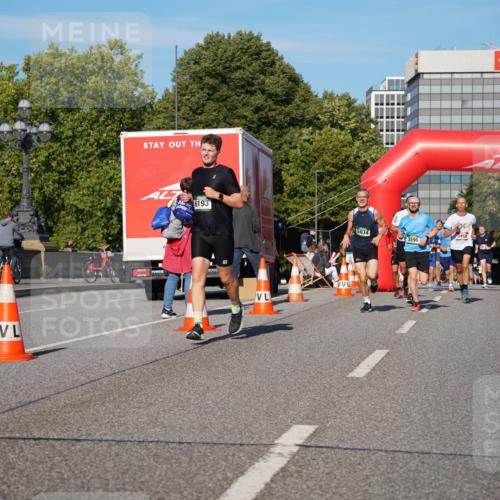 07.09.2025 - BARMER Alsterlauf Yannick Fuchs http://msf.ph/oto/8753694 07.09.2025 09:37:03 Laufen 6193, 5034, 3596 meine-sportfotos.de