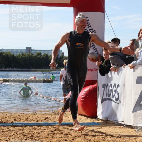 07.09.2025 - 19. Norderstedt Triathlon Luisa Fischer http://msf.ph/oto/8753707 07.09.2025 11:41:00 Schwimmen 151, 215, 741 meine-sportfotos.de