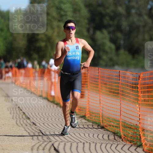 07.09.2025 - 19. Norderstedt Triathlon Michael Strokosch http://msf.ph/oto/8753758 07.09.2025 10:39:40 Laufen 654, 677 meine-sportfotos.de