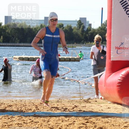 07.09.2025 - 19. Norderstedt Triathlon Luisa Fischer http://msf.ph/oto/8753771 07.09.2025 11:41:34 Schwimmen 302, 1249 meine-sportfotos.de