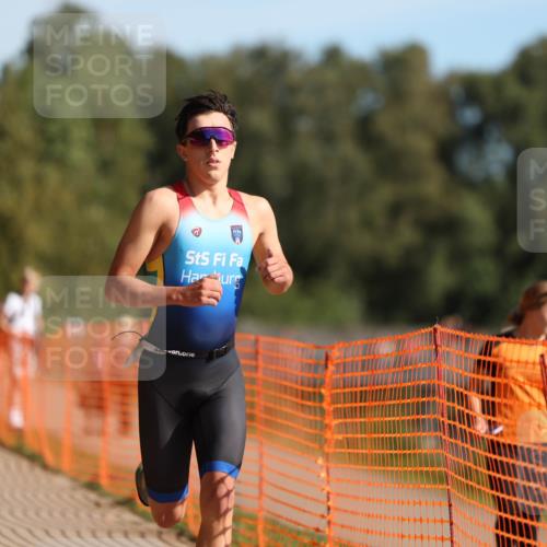 07.09.2025 - 19. Norderstedt Triathlon Michael Strokosch http://msf.ph/oto/8753774 07.09.2025 10:39:41 Laufen 654, 677 meine-sportfotos.de