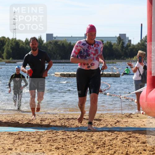 07.09.2025 - 19. Norderstedt Triathlon Luisa Fischer http://msf.ph/oto/8753822 07.09.2025 11:41:41 Schwimmen 245, 302, 792, 1249, 1386 meine-sportfotos.de