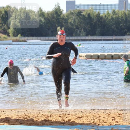 07.09.2025 - 19. Norderstedt Triathlon Luisa Fischer http://msf.ph/oto/8753923 07.09.2025 11:41:52 Schwimmen 245, 302, 792, 1367, 1386 meine-sportfotos.de