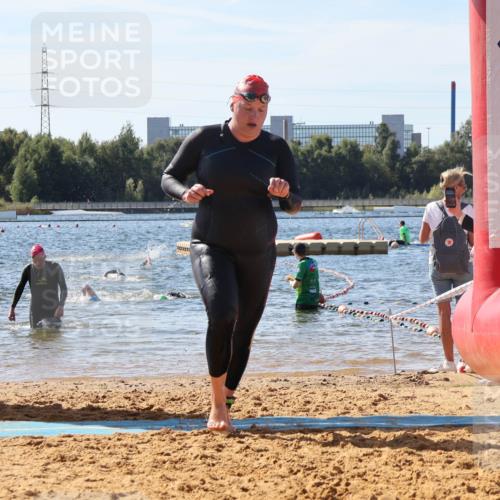 07.09.2025 - 19. Norderstedt Triathlon Luisa Fischer http://msf.ph/oto/8753976 07.09.2025 11:41:54 Schwimmen 792, 1367, 1386 meine-sportfotos.de