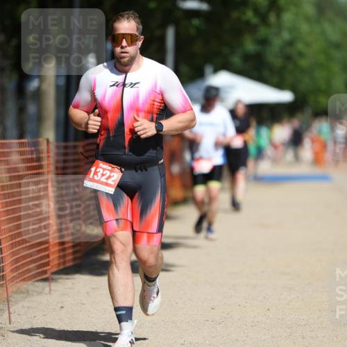 07.09.2025 - 19. Norderstedt Triathlon Michael Strokosch http://msf.ph/oto/8754049 07.09.2025 12:48:09 Laufen 1282, 1322 meine-sportfotos.de
