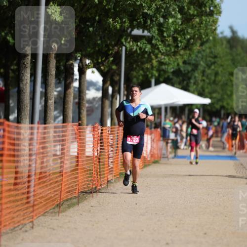 07.09.2025 - 19. Norderstedt Triathlon Michael Strokosch http://msf.ph/oto/8754055 07.09.2025 10:40:08 Laufen 1127 meine-sportfotos.de
