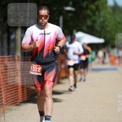 07.09.2025 - 19. Norderstedt Triathlon Michael Strokosch http://msf.ph/oto/8754059 07.09.2025 12:48:09 Laufen 1282, 1322 meine-sportfotos.de